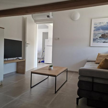 Apartmani Devcic Palit Eksteriør billede