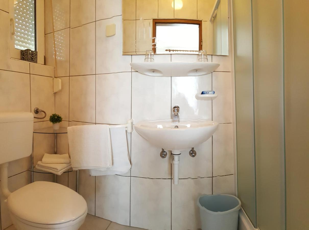 Apartmani Devcic Palit Eksteriør billede