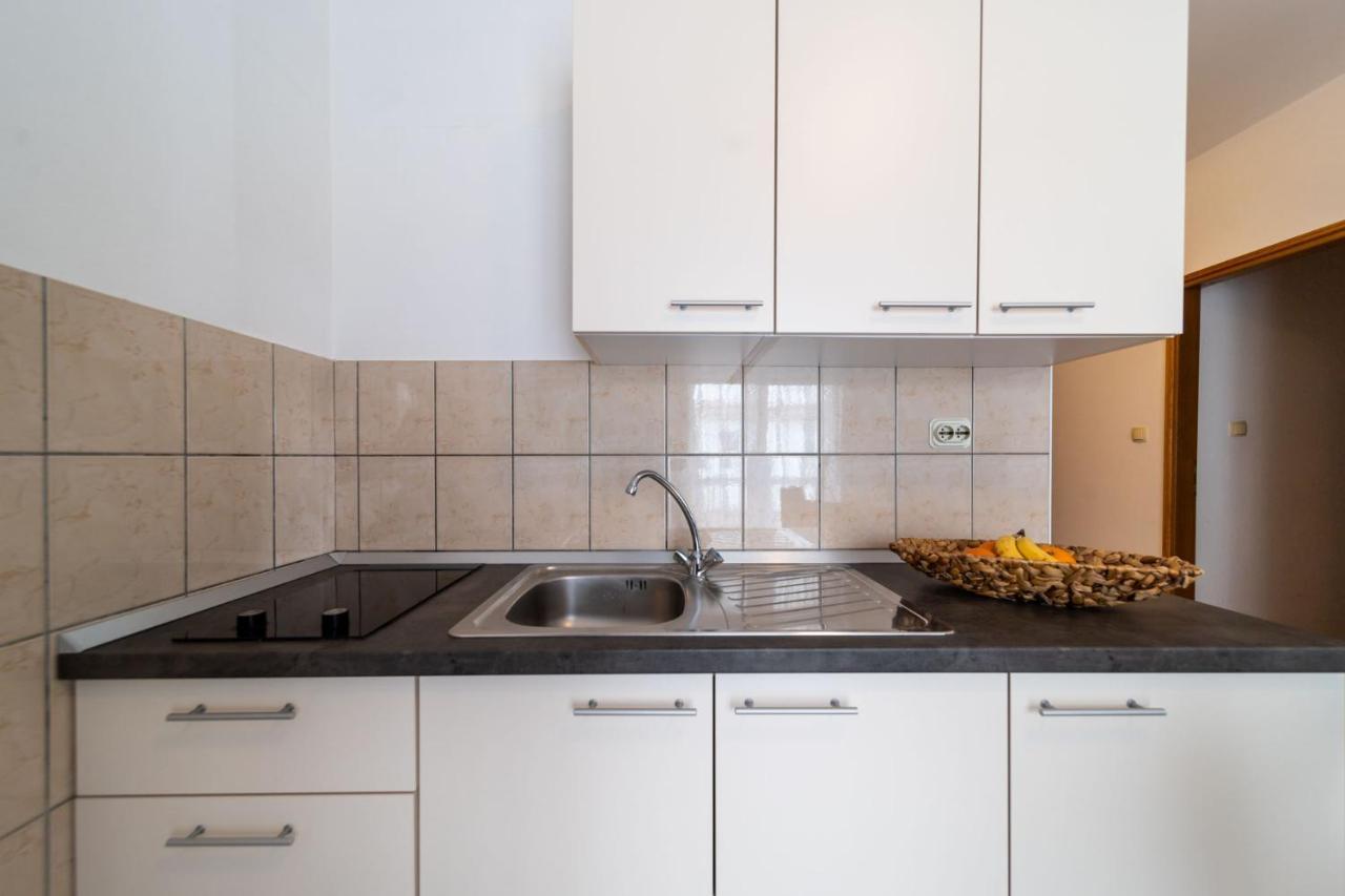Apartmani Devcic Palit Eksteriør billede